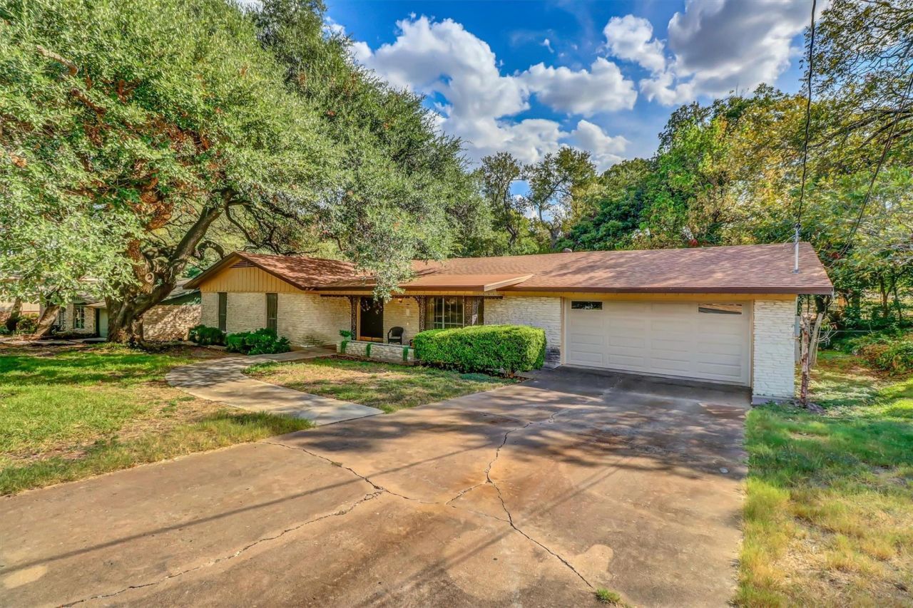 1109 Hollybluff St, Austin, TX 78753 Main Photo