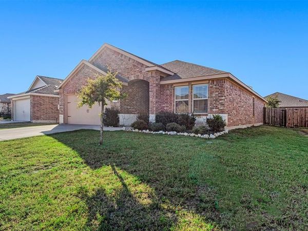 1901 Yale Street, Farmersville, TX 75442