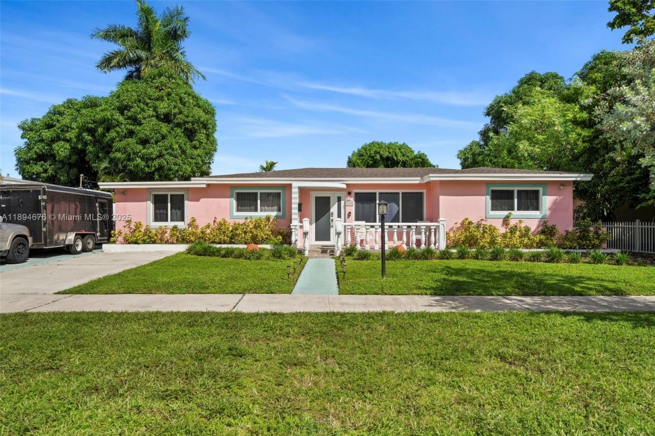 1271 NW 87th St, Miami, FL 33147 Photo