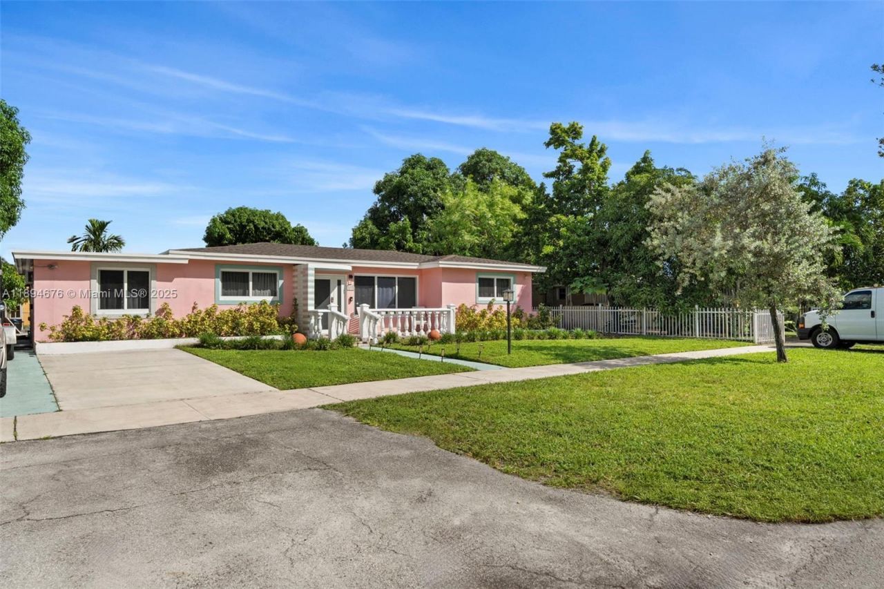 1271 NW 87th St, Miami, FL 33147 Photo