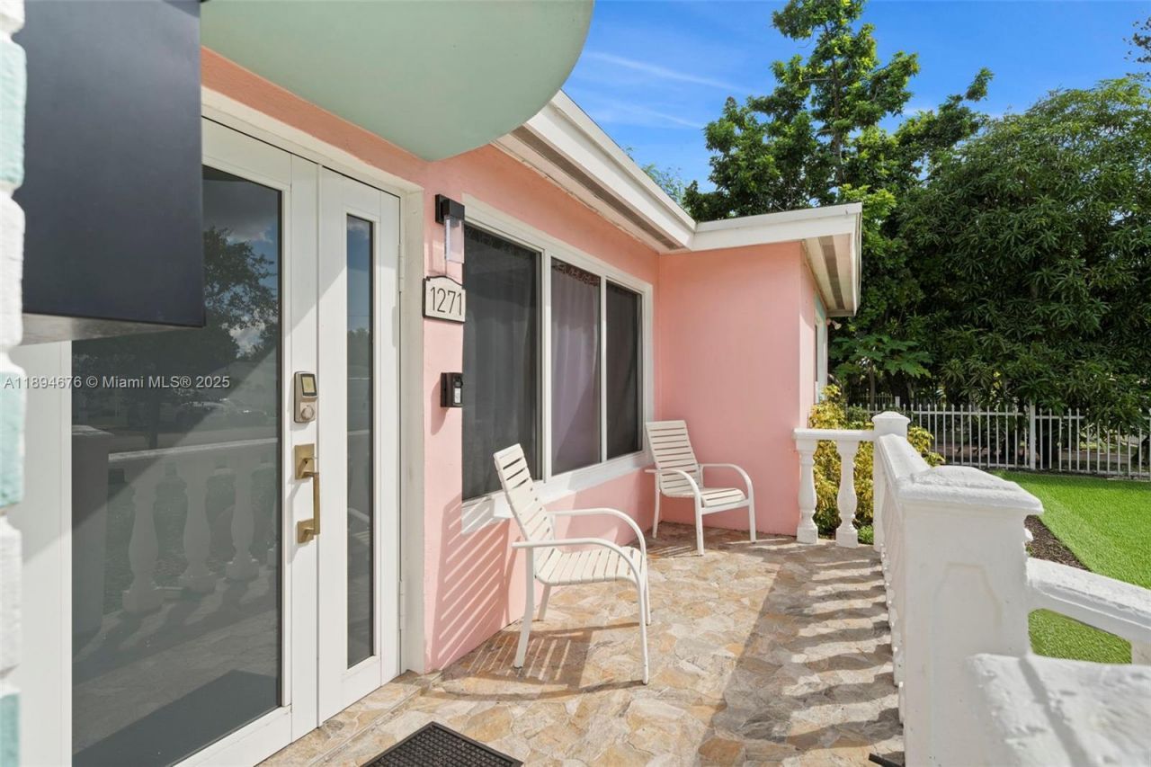 1271 NW 87th St, Miami, FL 33147 Photo