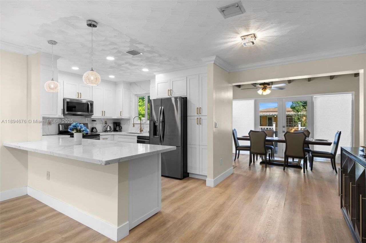 1271 NW 87th St, Miami, FL 33147 Photo