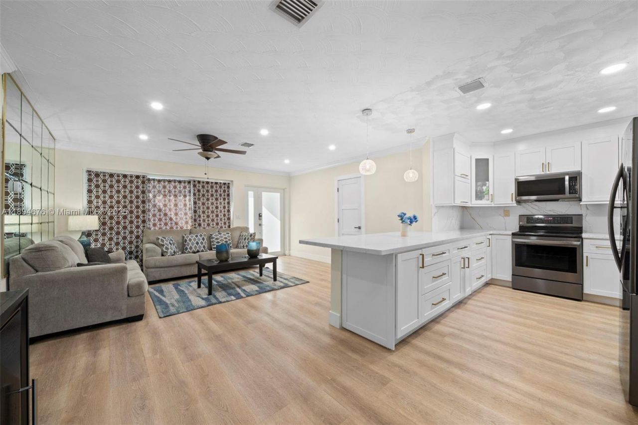 1271 NW 87th St, Miami, FL 33147 Photo