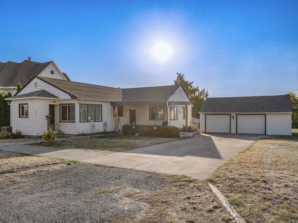 105 S Howard St, Tekoa, WA 99033