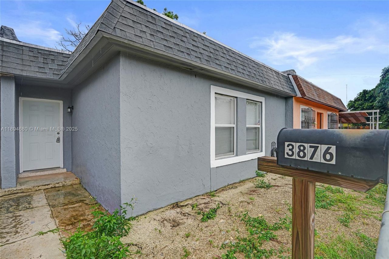 3876 NW 207th St Rd, Miami Gardens, FL 33055 Photo