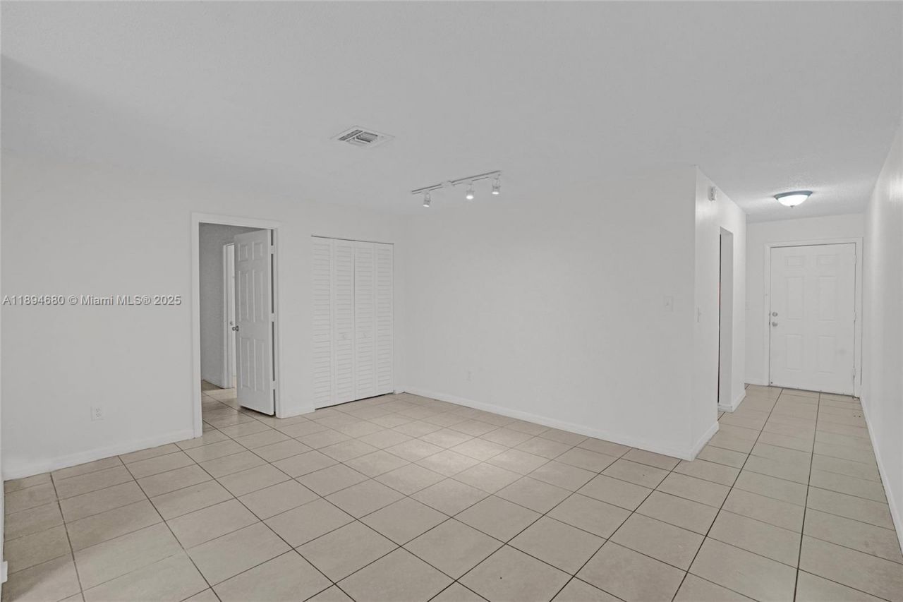 3876 NW 207th St Rd, Miami Gardens, FL 33055 Photo