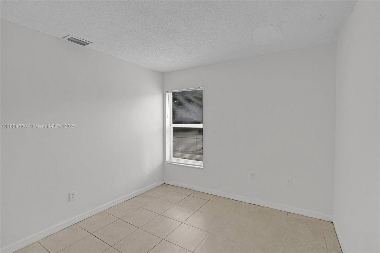 3876 NW 207th St Rd, Miami Gardens, FL 33055 Photo