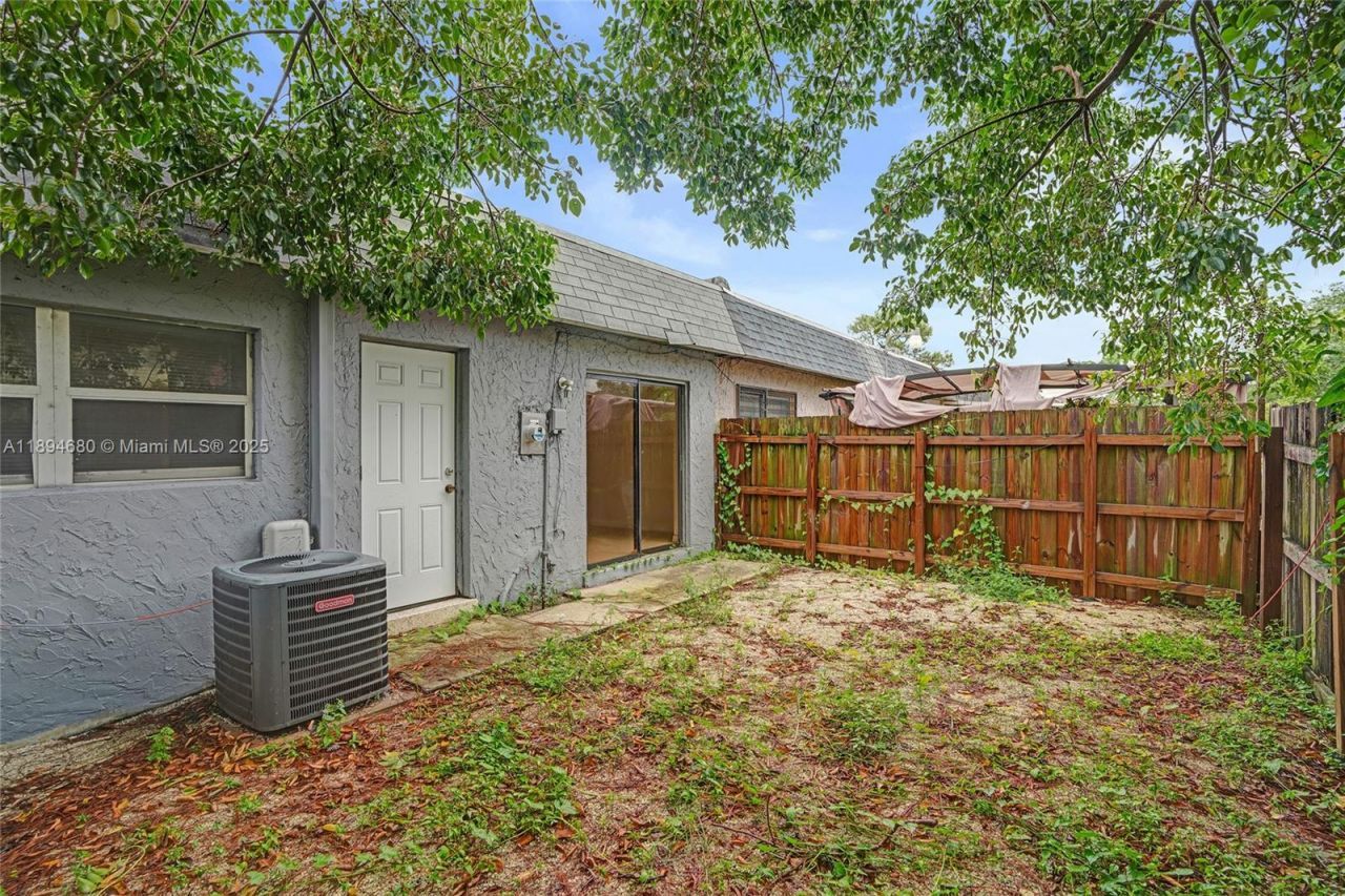 3876 NW 207th St Rd, Miami Gardens, FL 33055 Photo