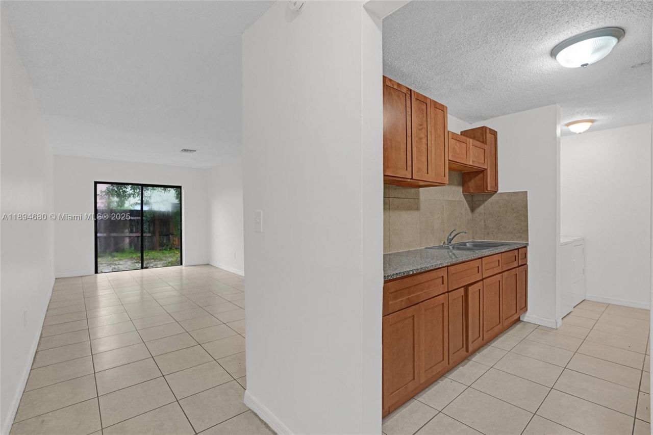 3876 NW 207th St Rd, Miami Gardens, FL 33055 Photo