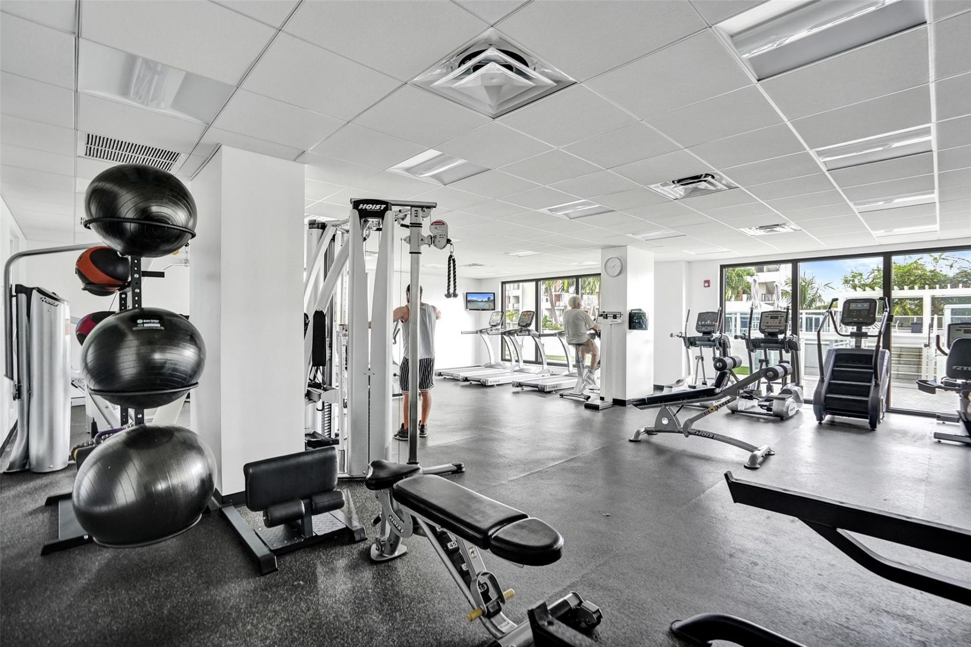 3015 N Ocean Boulevard, Unit 15J, Fort Lauderdale, FL 33308 Photo