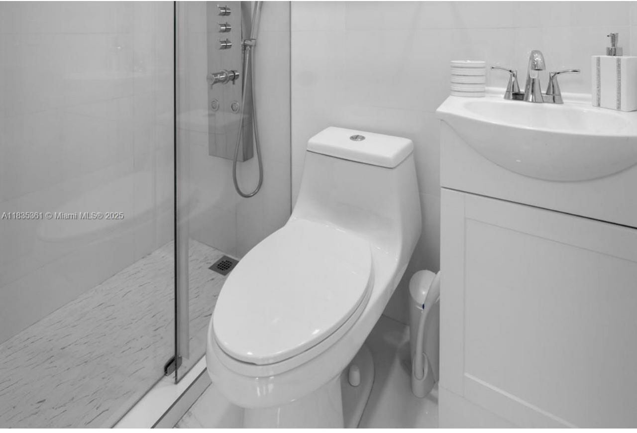 1158 W 41st St, Unit 87, Hialeah, FL 33012 Photo