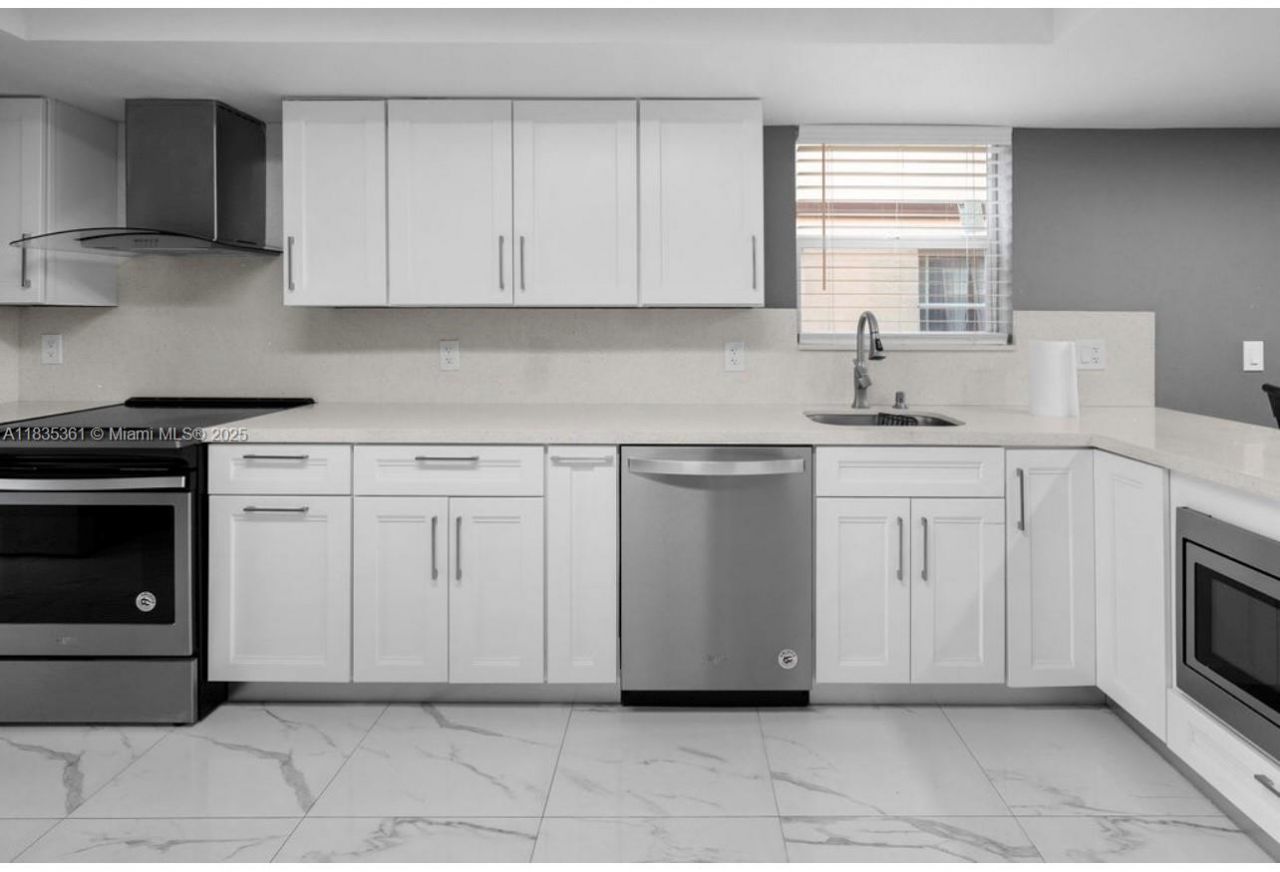 1158 W 41st St, Unit 87, Hialeah, FL 33012 Photo