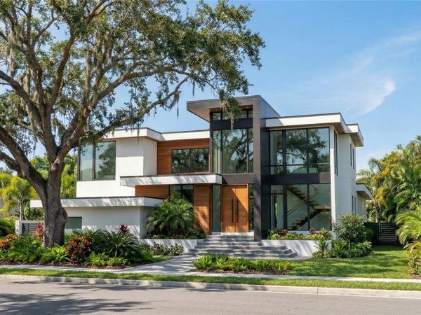 5002 W POE AVENUE, TAMPA, FL 33629