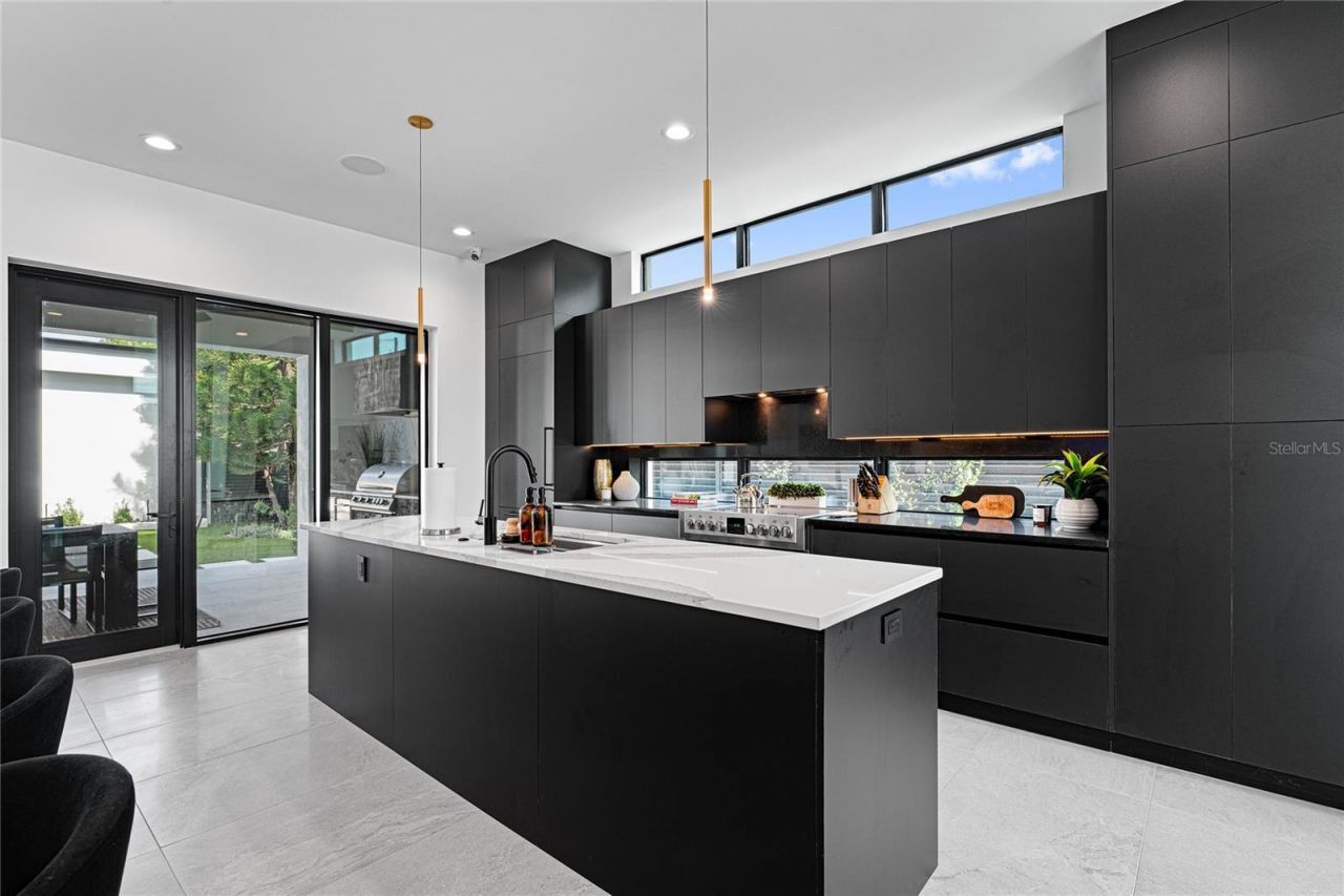 5002 W Poe Avenue, Tampa, FL 33629 Photo