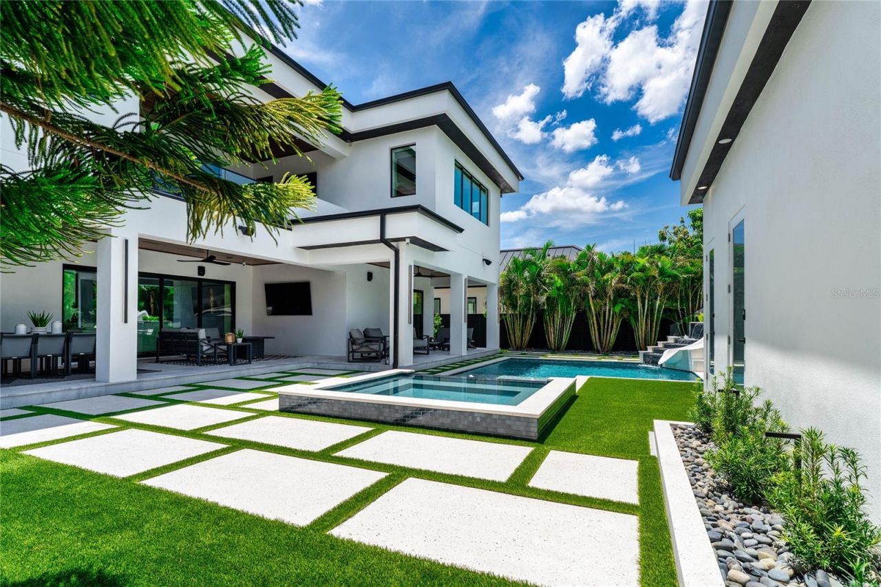 5002 W Poe Avenue, Tampa, FL 33629 Photo