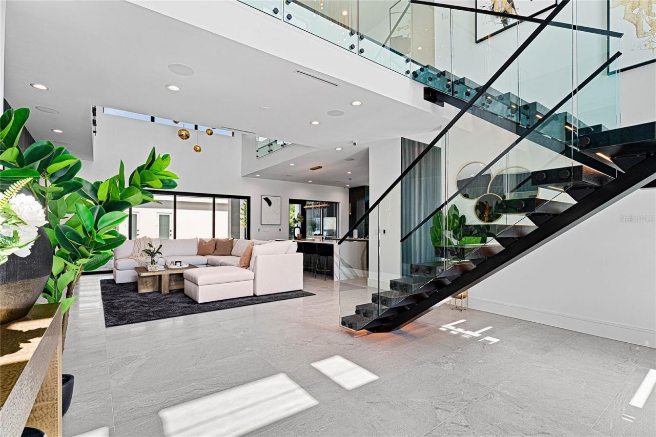 5002 W Poe Avenue, Tampa, FL 33629 Photo