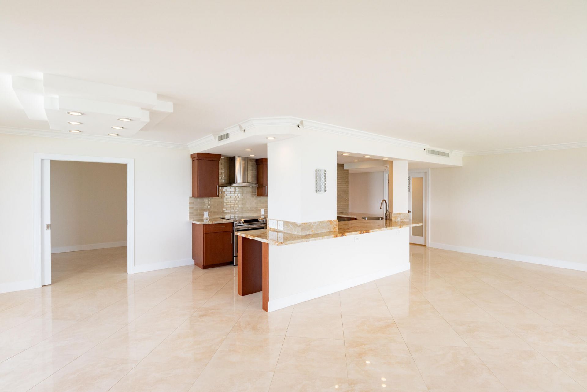 5070 N Ocean Drive, Unit 10a, Singer Island, FL 33404 Photo
