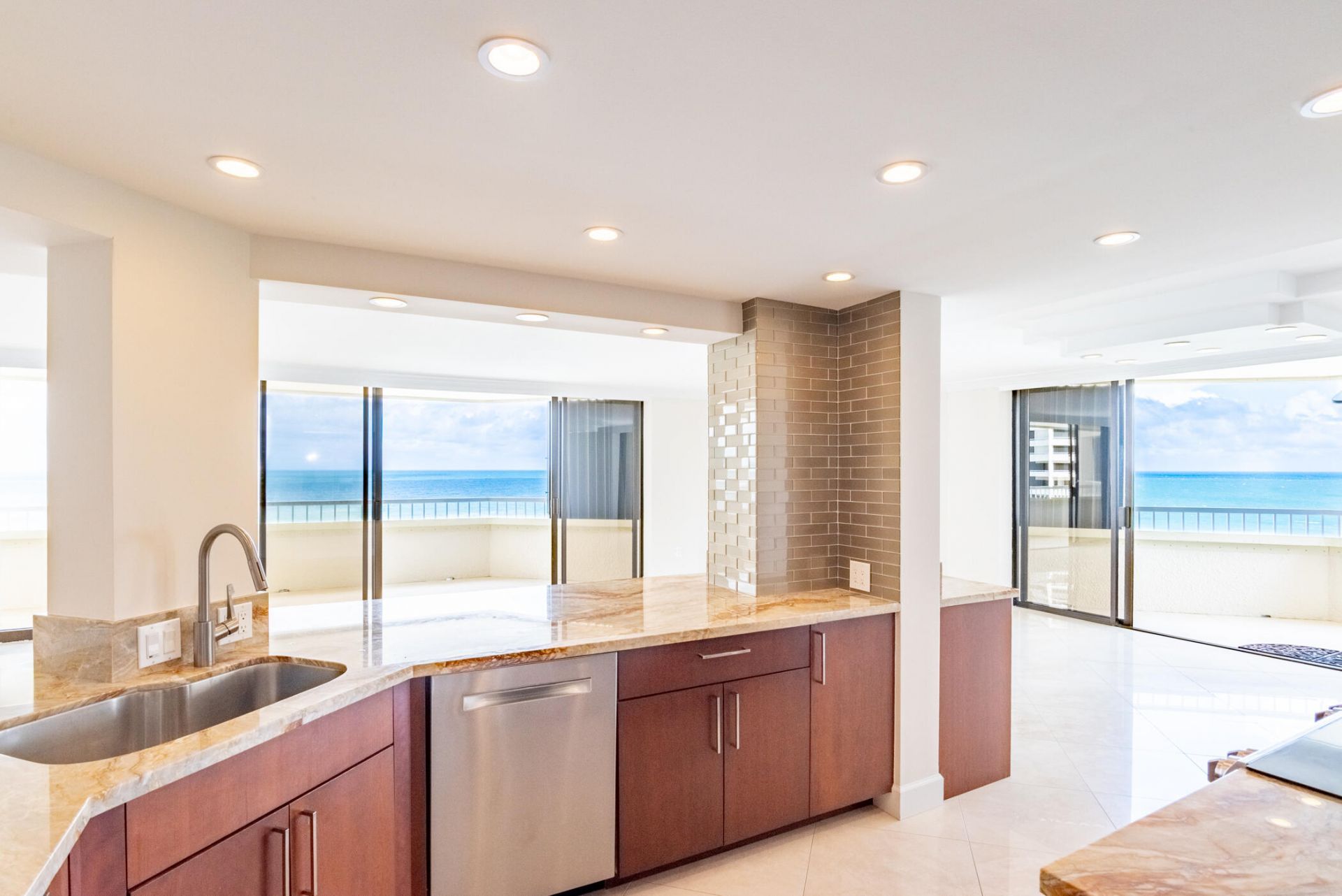 5070 N Ocean Drive, Unit 10a, Singer Island, FL 33404 Photo