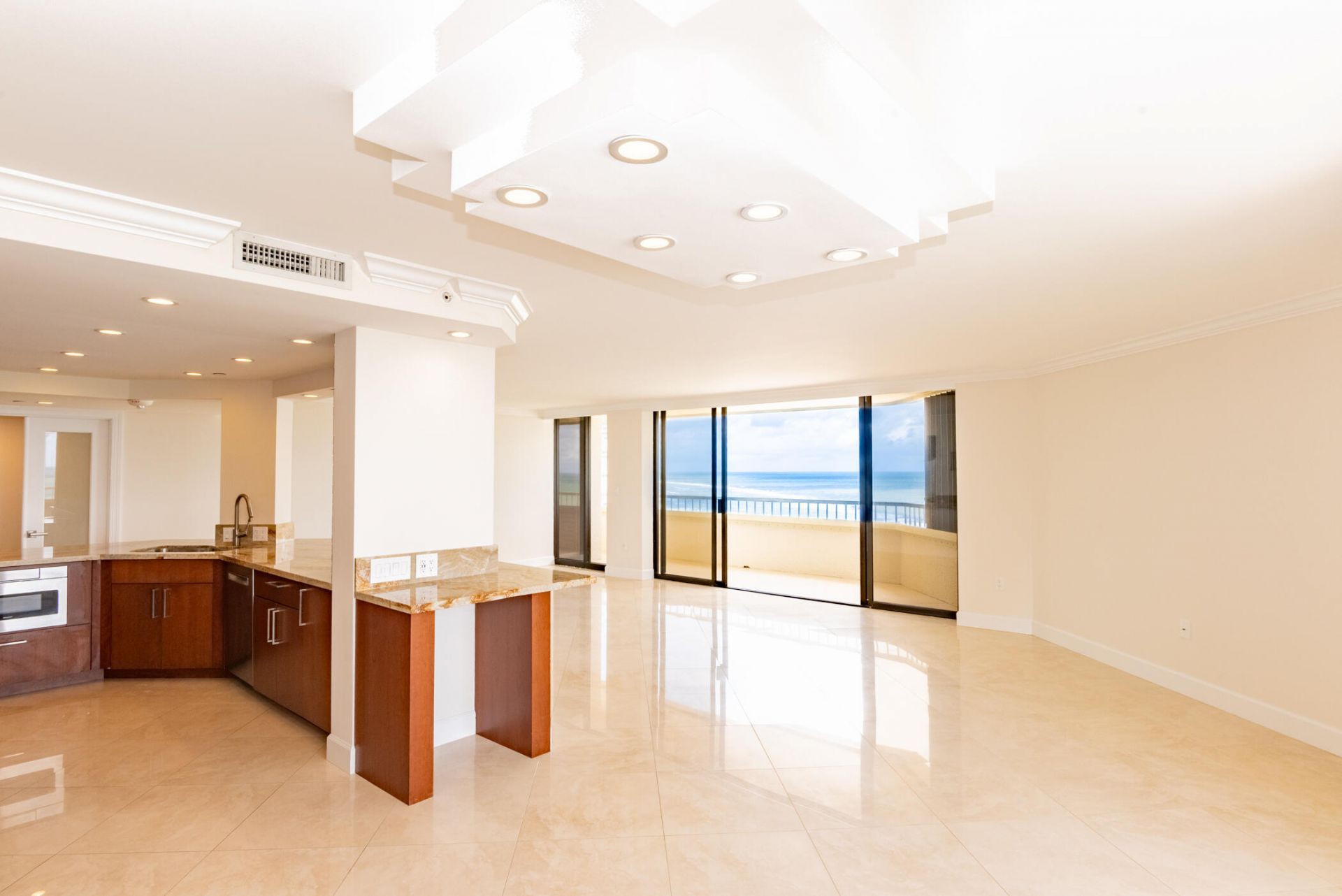 5070 N Ocean Drive, Unit 10a, Singer Island, FL 33404 Photo