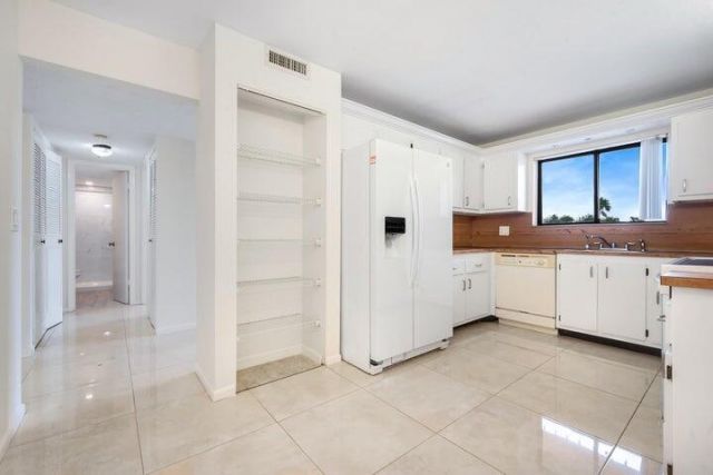 7770 Tahiti Lane, Unit 405, Lake Worth, FL 33467 Photo