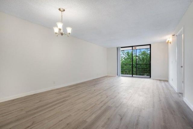 7770 Tahiti Lane, Unit 405, Lake Worth, FL 33467 Photo