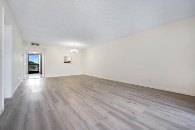 7770 Tahiti Lane, Unit 405, Lake Worth, FL 33467 Photo