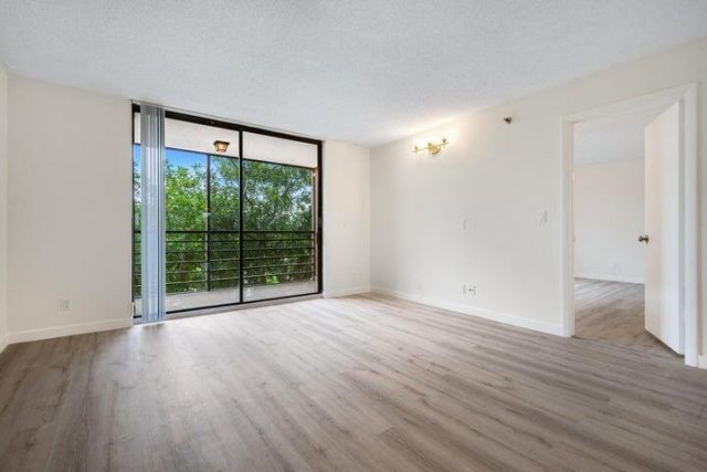 7770 Tahiti Lane, Unit 405, Lake Worth, FL 33467 Photo