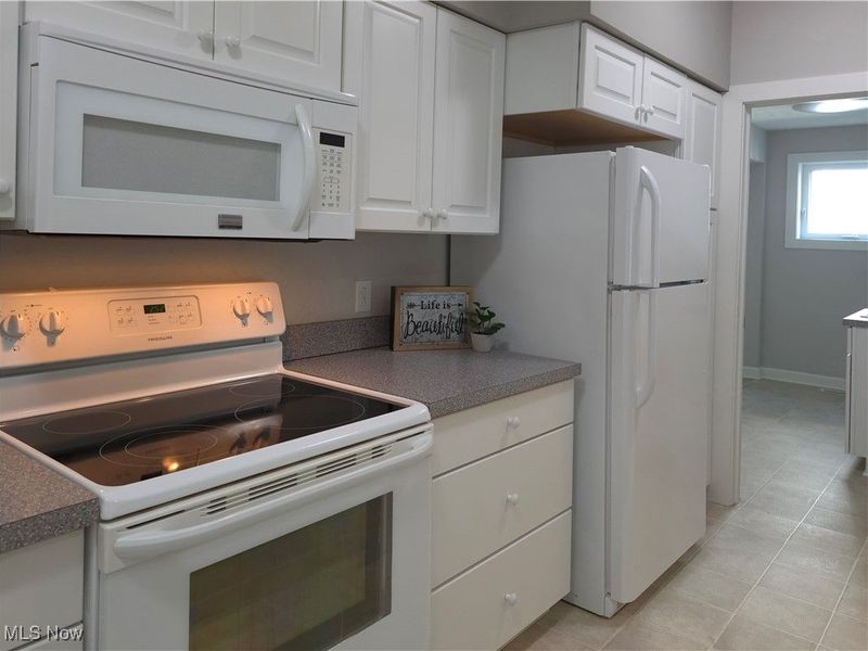 1061 Wycliff Lane, Akron, OH 44313 Photo 11