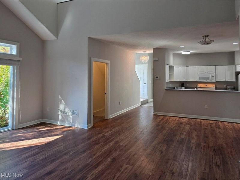 1061 Wycliff Lane, Akron, OH 44313 Photo 14