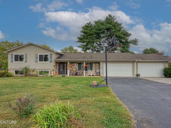 2327 Eau Clair Drive, Maryville, TN 37803