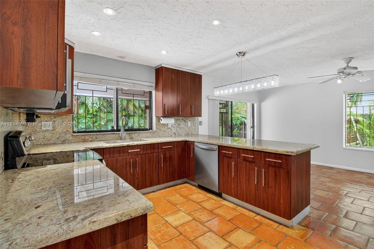 13830 SW 108th St, Miami, FL 33186 Photo