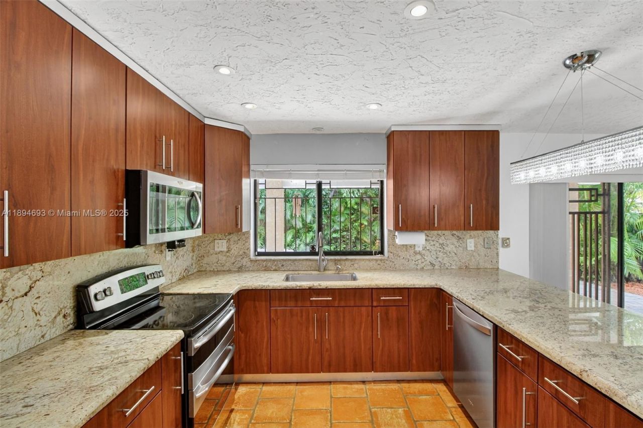 13830 SW 108th St, Miami, FL 33186 Photo