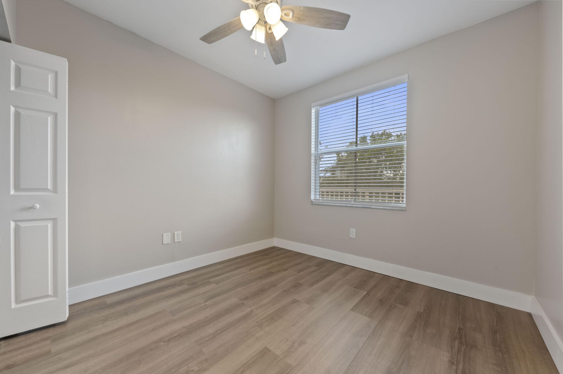 2060 Greenview Shores Boulevard, Unit 323, Wellington, FL 33414 Photo