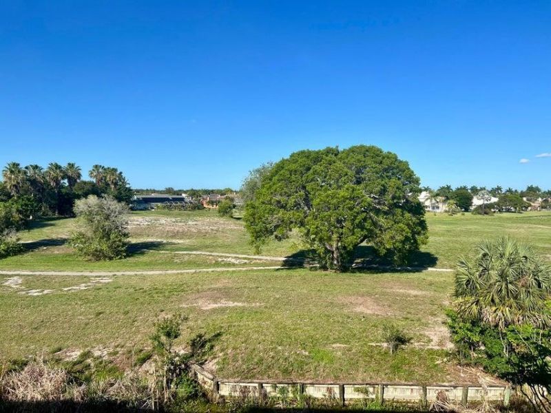 2060 Greenview Shores Boulevard, Unit 323, Wellington, FL 33414 Photo