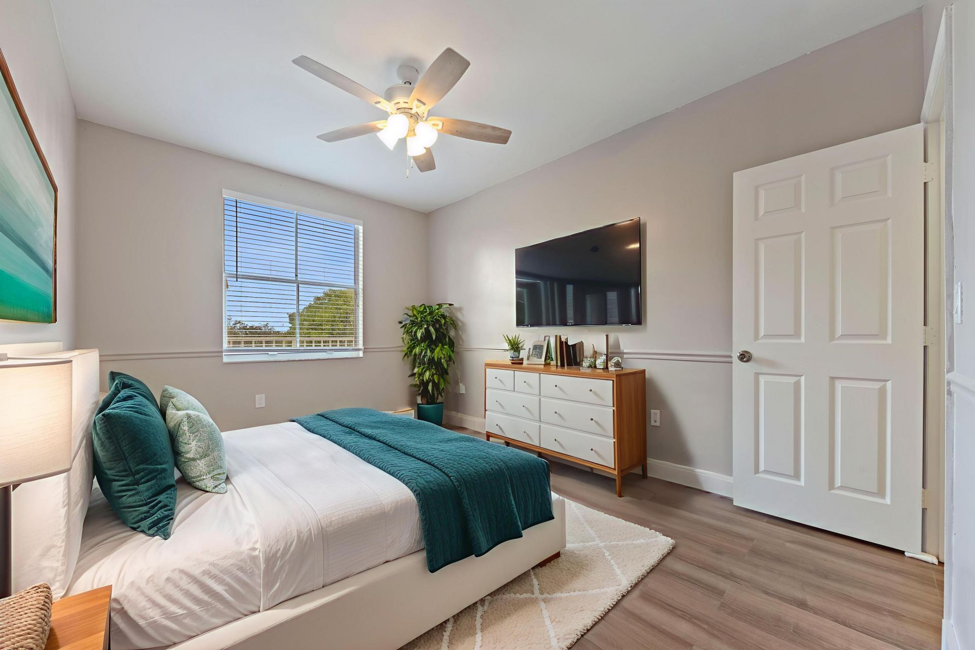 2060 Greenview Shores Boulevard, Unit 323, Wellington, FL 33414 Photo