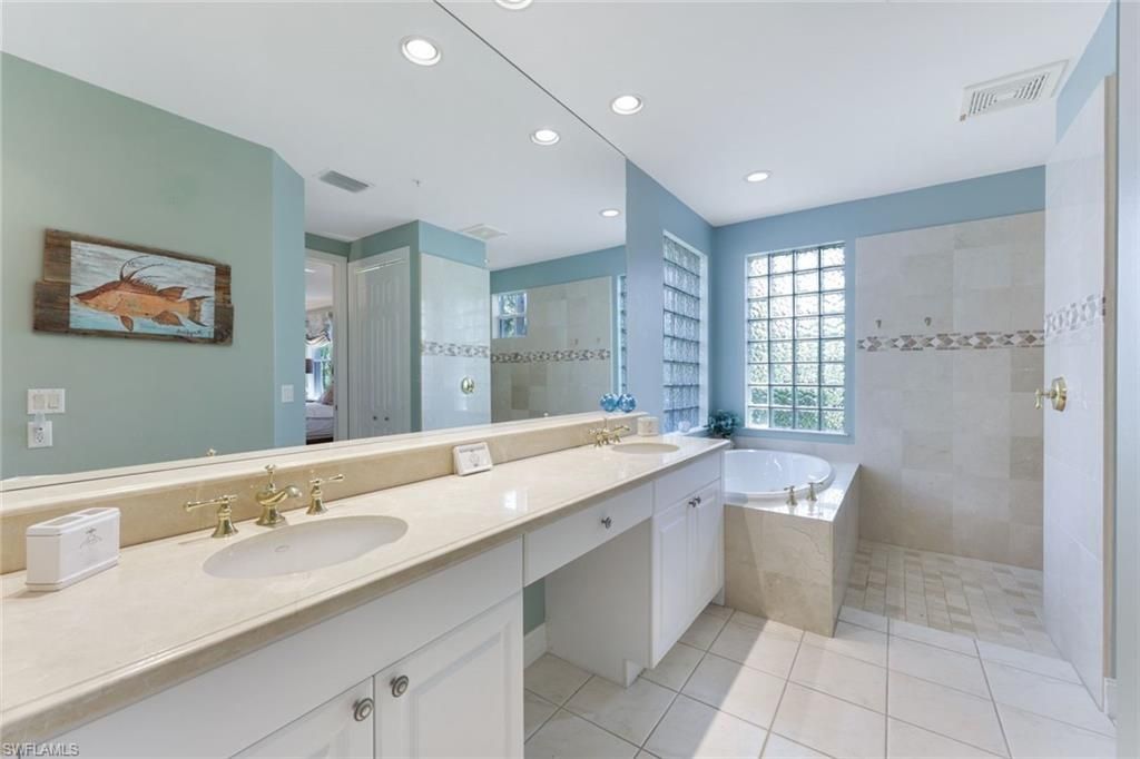 2662 Bolero Dr, Unit 10, Naples, FL 34109 Photo