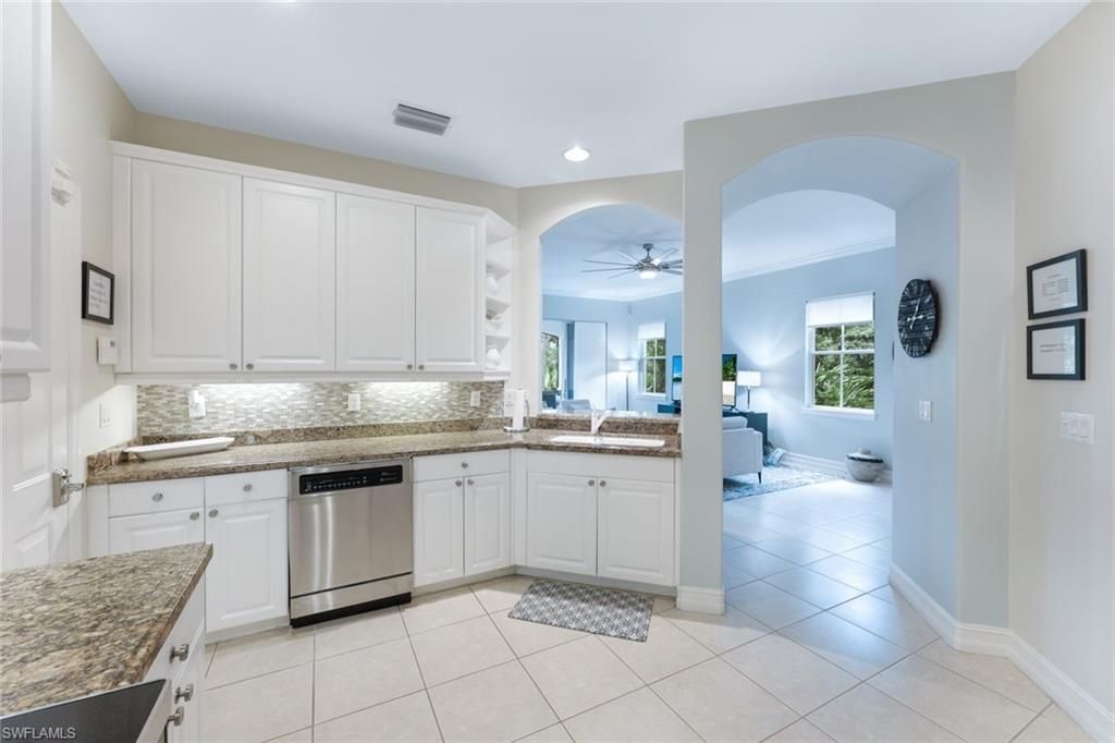 2662 Bolero Dr, Unit 10, Naples, FL 34109 Photo