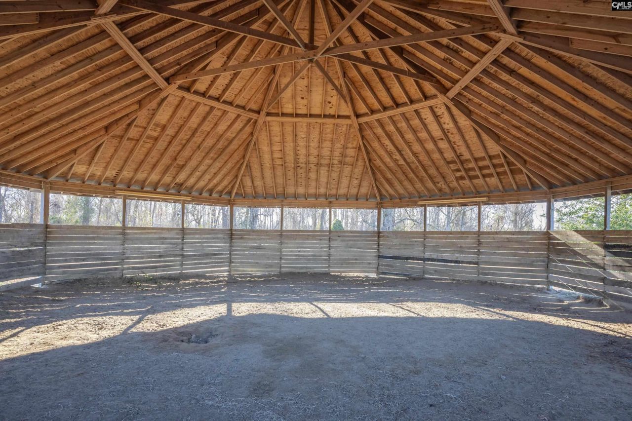 369 Sweet Street Photo 32