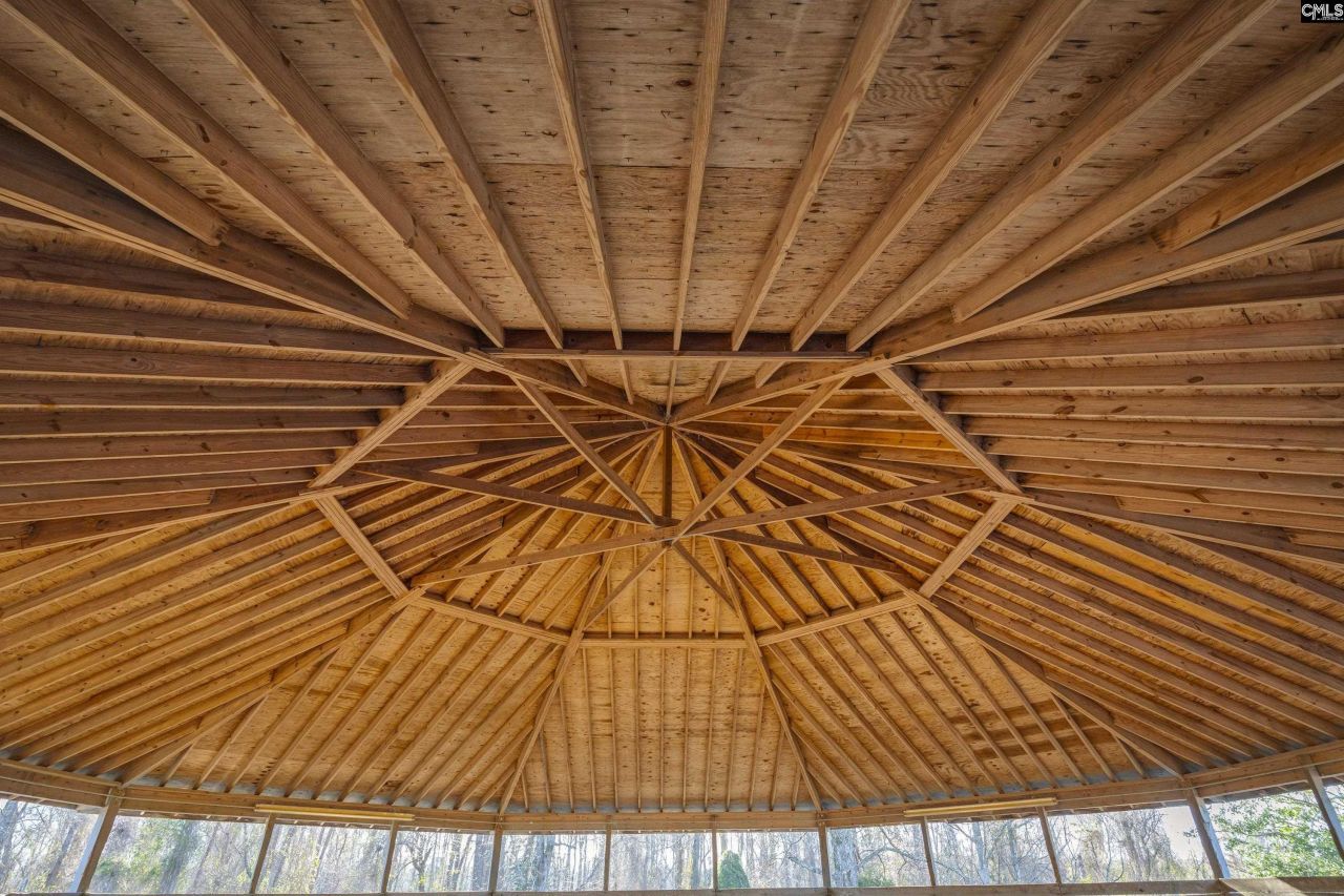 369 Sweet Street Photo 33