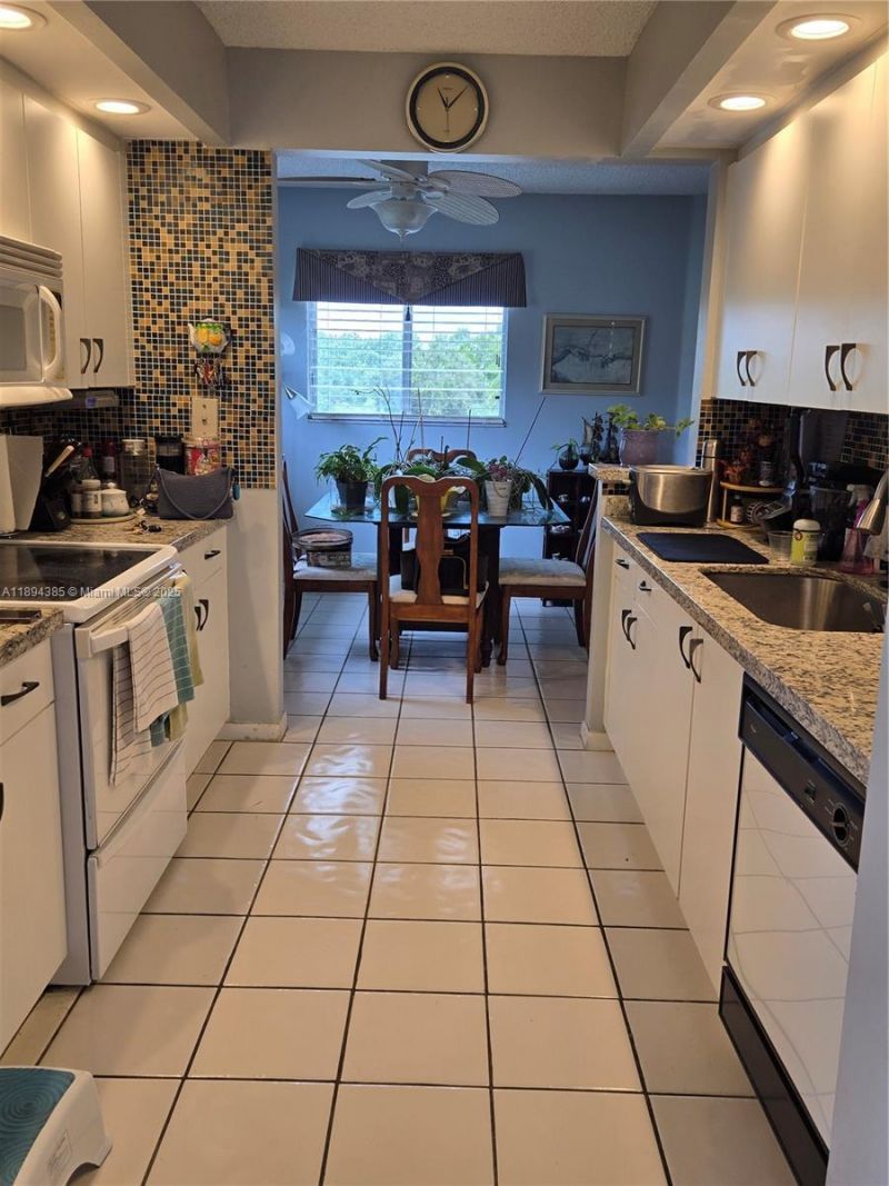 1001 SW 141st Ave, Unit 412K, Pembroke Pines, FL 33027 Photo