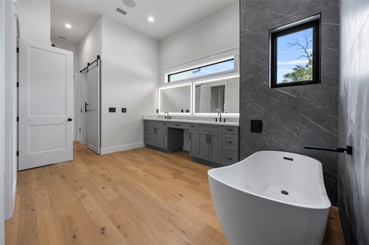 3701 S Lynwood Avenue, Tampa, FL 33611 Photo