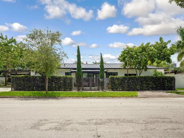 2484 SW 25 ST, Miami, FL 33133