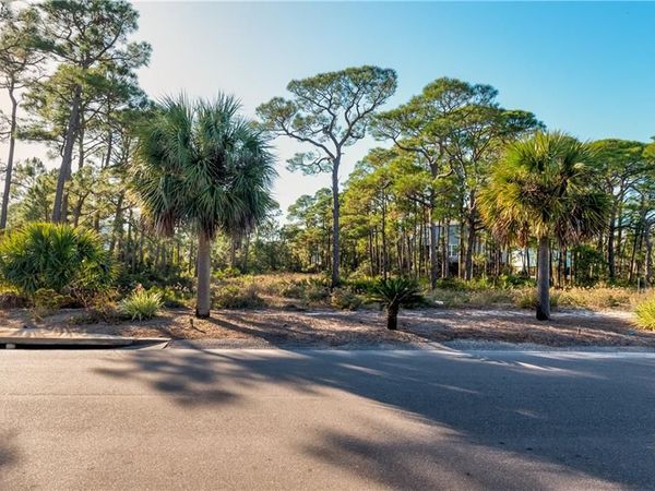 51 Hernando Street, Dauphin Island, AL 36528