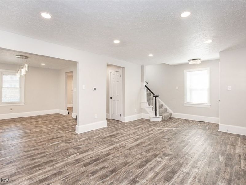 693 Roslyn Avenue, Akron, OH 44320 Photo 7