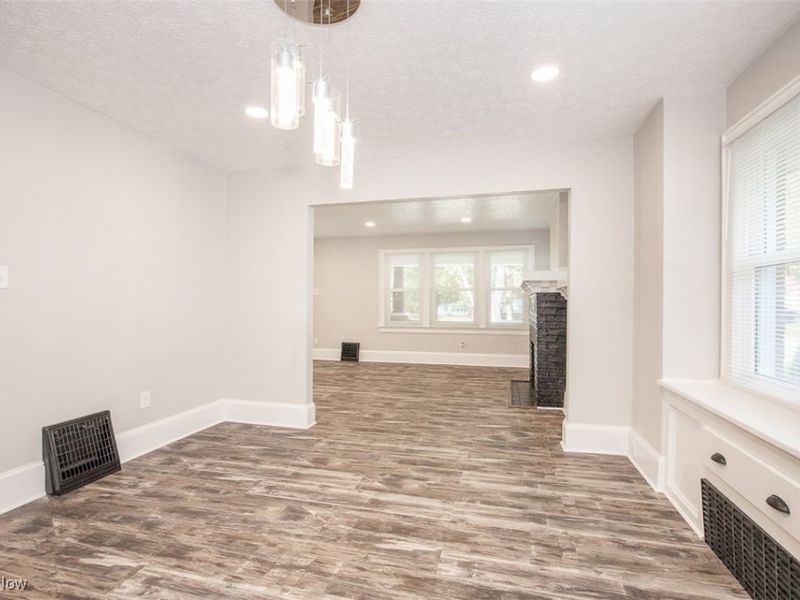 693 Roslyn Avenue, Akron, OH 44320 Photo 9