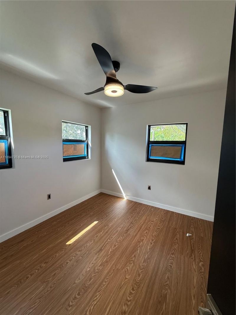 512 NW 2nd Ave, Unit B, Hallandale Beach, FL 33009 Photo