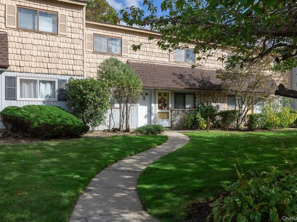 202 Pointe Circle North, Unit 202, Coram, NY 11727