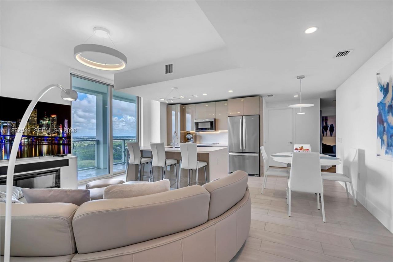 2000 Metropica Way, Unit 2001, Sunrise, FL 33323 Photo