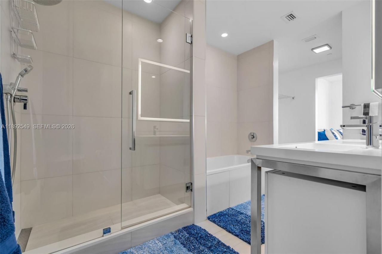 2000 Metropica Way, Unit 2001, Sunrise, FL 33323 Photo