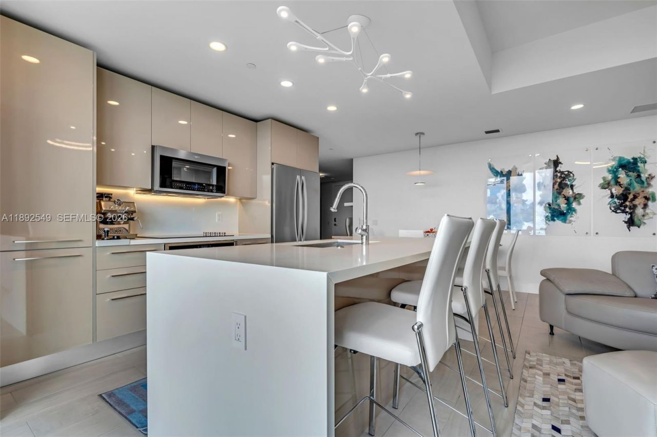 2000 Metropica Way, Unit 2001, Sunrise, FL 33323 Photo